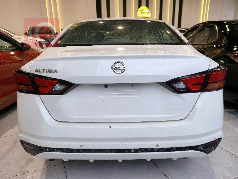 نیسان ئەلتیما